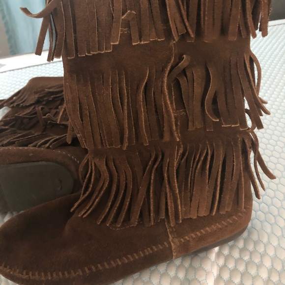 Minnetonka boots - Picture 2 of 6